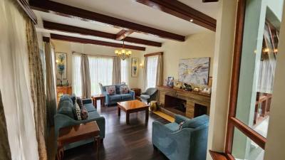 Exquisite 5-Bedroom Mansion-6